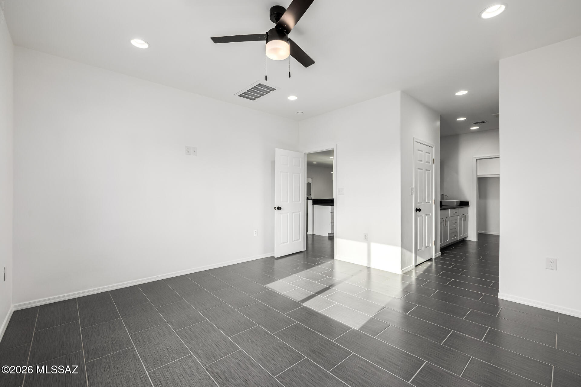 5738 East Hermans Road Tucson, AZ 85756 - Photo 18 of 50