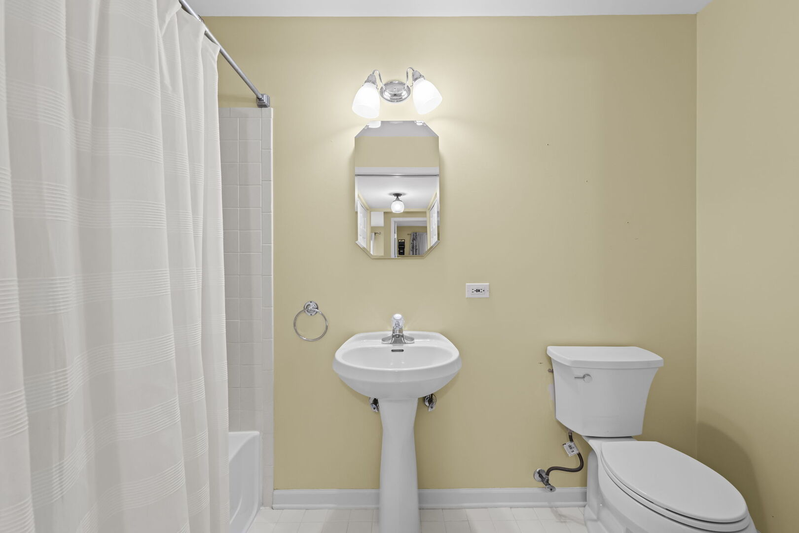 828 Old Checker Road Buffalo Grove, IL 60089 - Photo 10 of 19