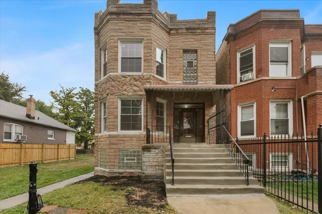 $499,000 | 4626 West Monroe Street, Chicago, IL 60644