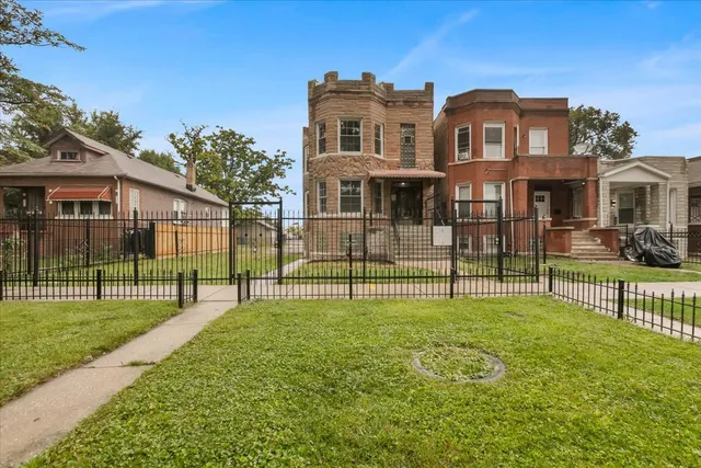 $499,000 | 4626 West Monroe Street, Chicago, IL 60644