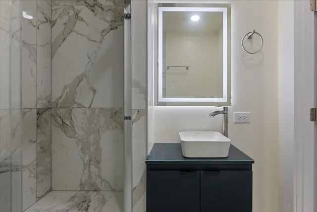 $499,000 | 4626 West Monroe Street, Chicago, IL 60644