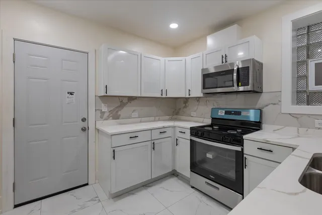 $499,000 | 4626 West Monroe Street, Chicago, IL 60644