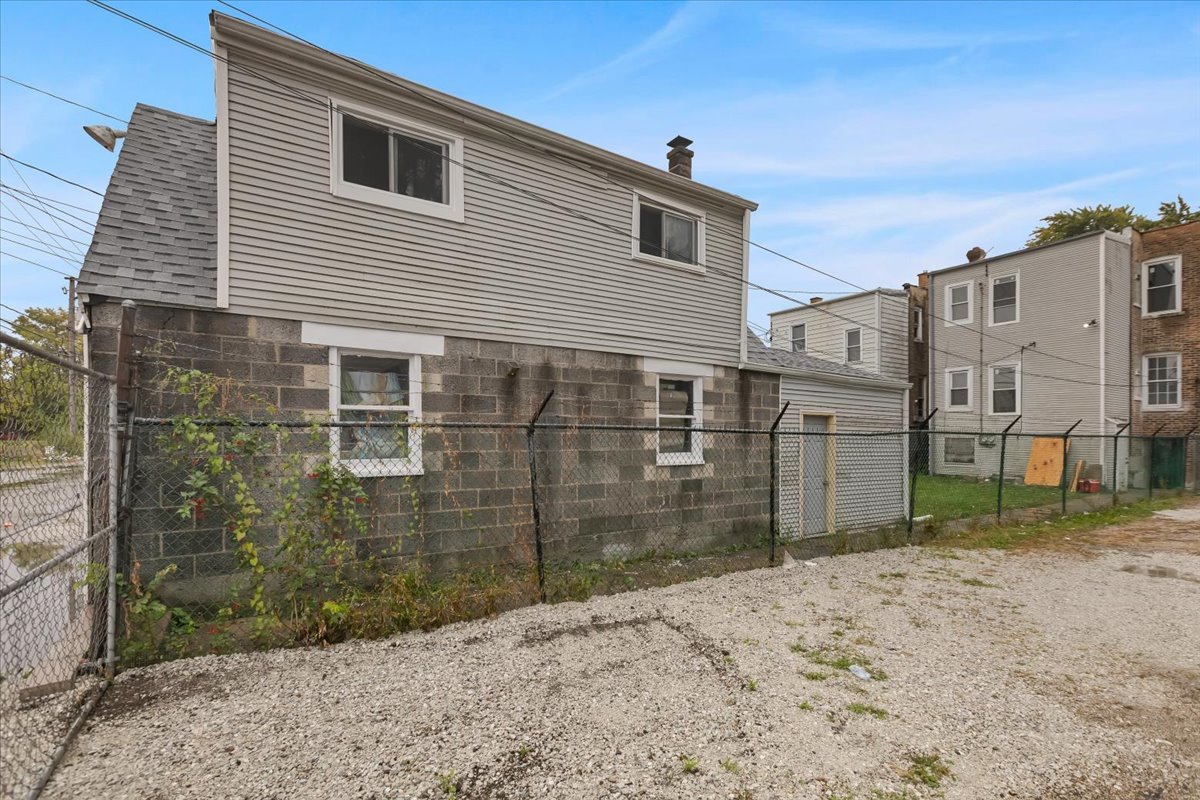 4626 West Monroe Street Chicago, IL 60644 - Photo 6 of 34 a view of a house