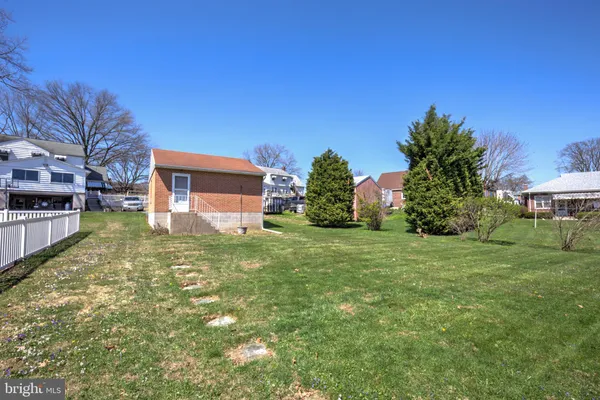 $325,000 | 210 South 8th Street, Akron, PA 17501