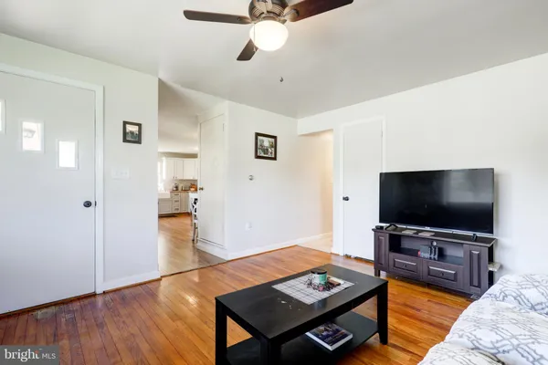 $325,000 | 210 South 8th Street, Akron, PA 17501