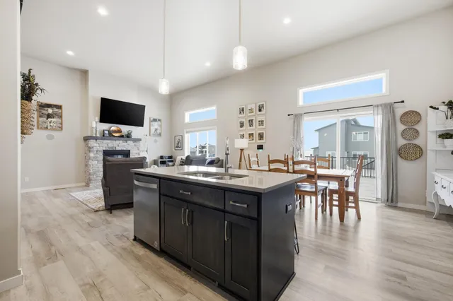 $475,000 | 413 Hampton Drive West, Moorhead, MN 56560