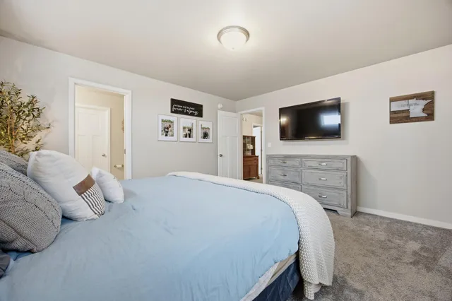 $475,000 | 413 Hampton Drive West, Moorhead, MN 56560