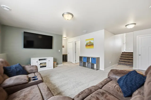 $475,000 | 413 Hampton Drive West, Moorhead, MN 56560