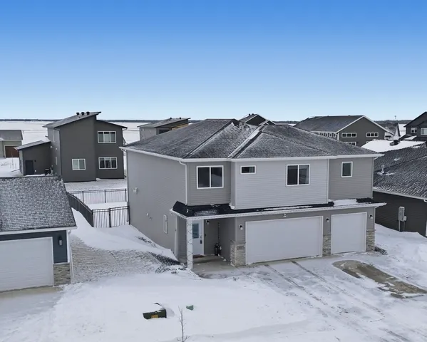 $475,000 | 413 Hampton Drive West, Moorhead, MN 56560