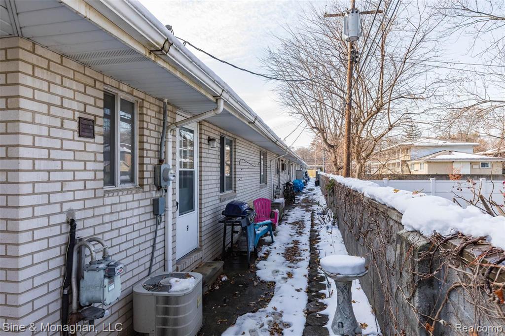 308 North Rochester Road, Unit 9 Clawson, MI 48017 - Photo 18 of 21