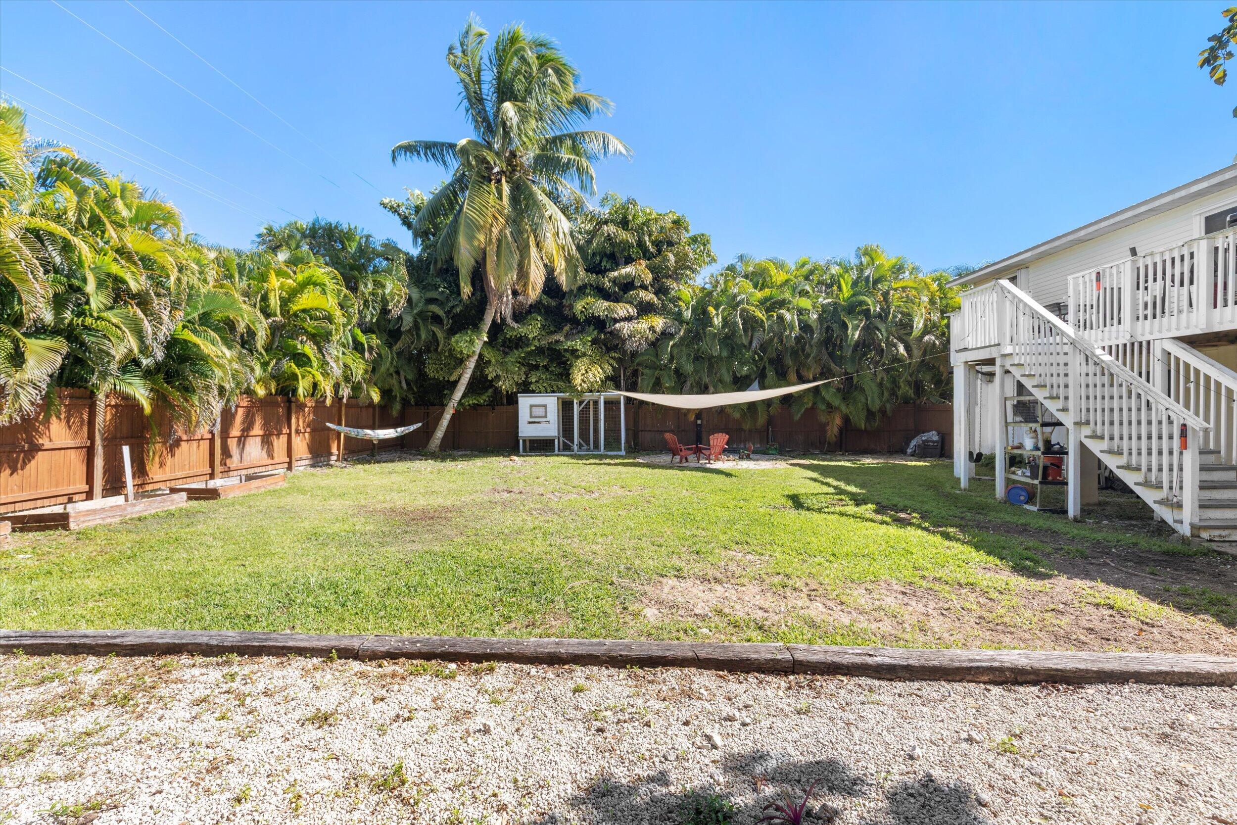 27147 Dolphin Road Summerland Key, FL 33042 - Photo 18 of 19 backyard access