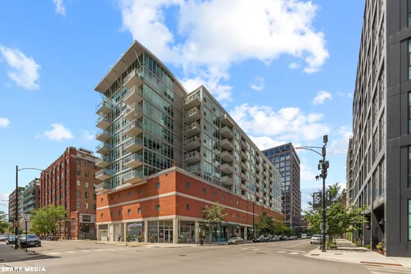 $4,000 | 909 West Washington Boulevard, Unit 1008, Chicago, IL 60607