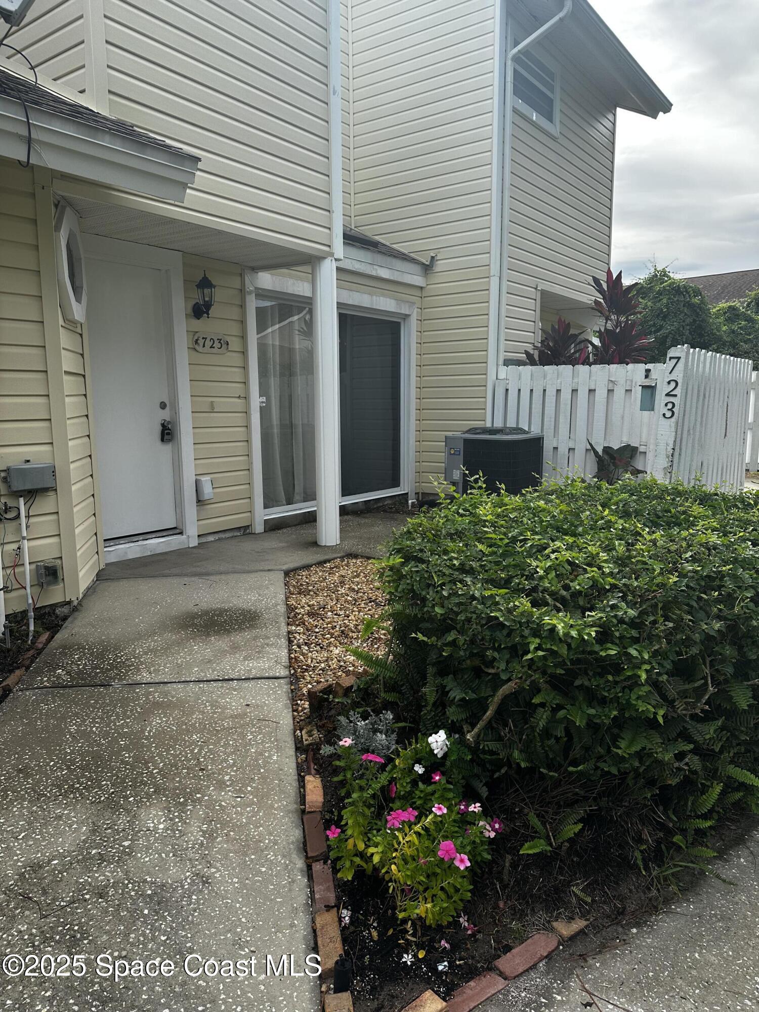 723 Players Court Melbourne, FL 32940 - Photo 2 of 15