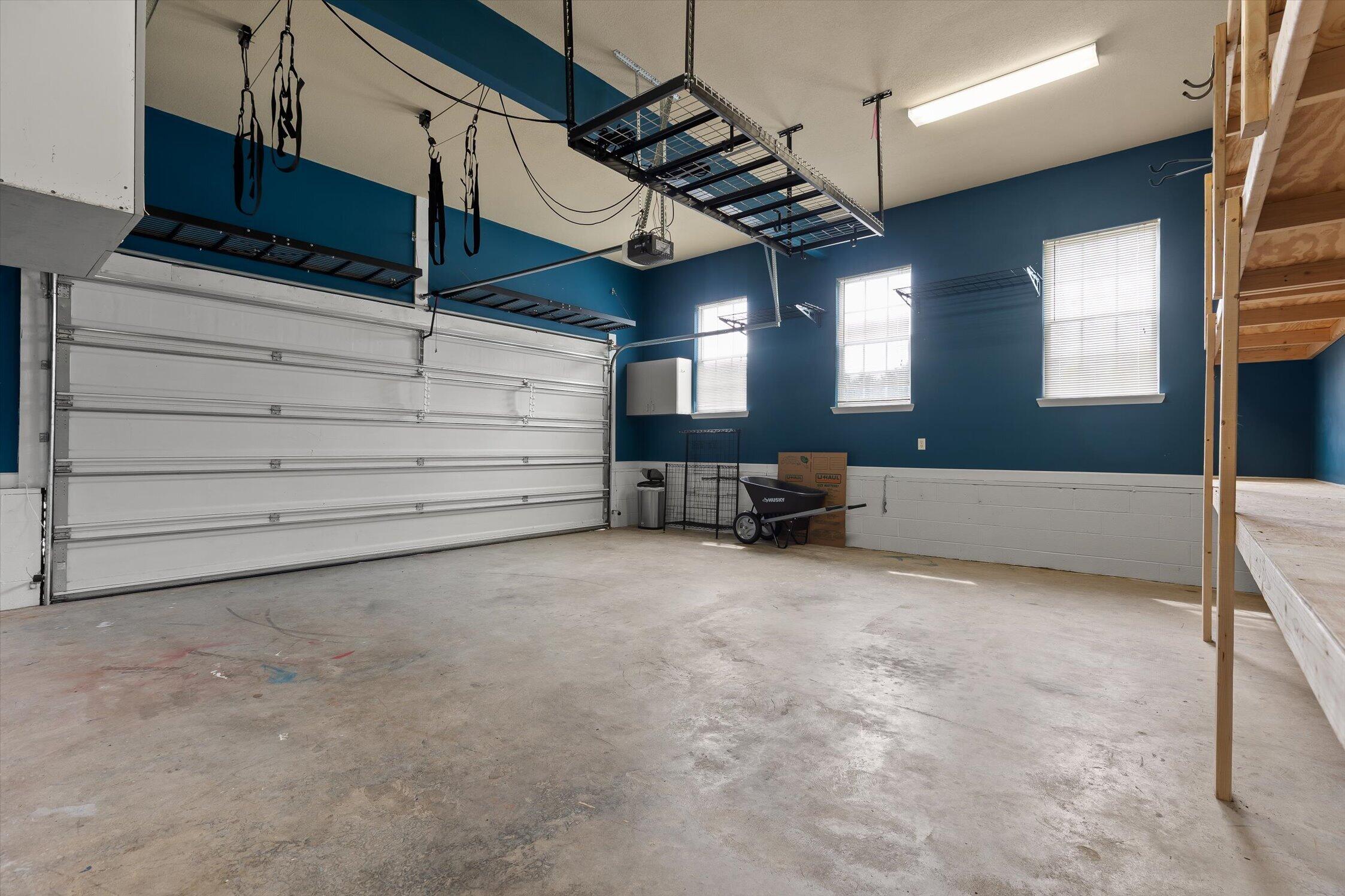 9859 Fieldcrest Drive Apison, TN 37302 - Photo 35 of 47 Garage