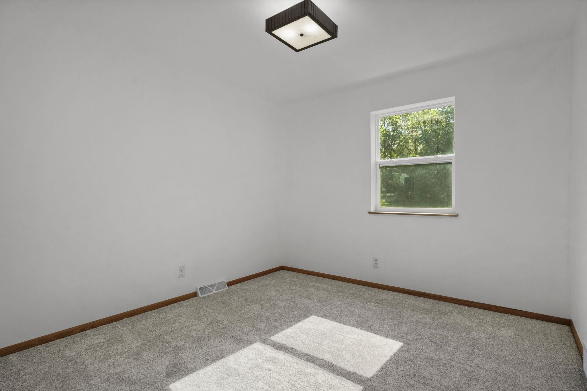 207 South Rutland Street Brooklyn, WI 53521 - Photo 30 of 61