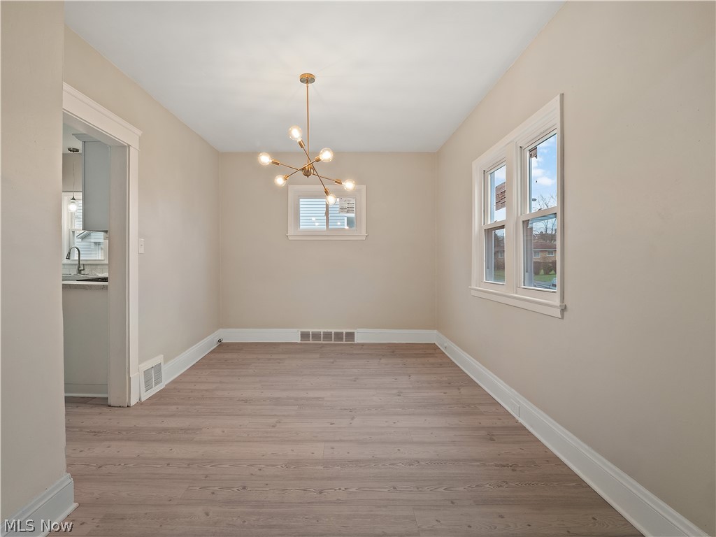 4710 Birchwood Road Cleveland, OH 44125 - Photo 8 of 31