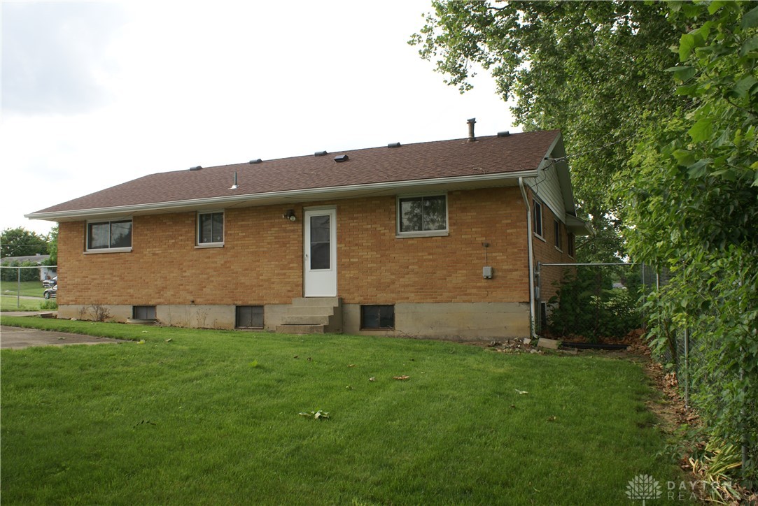 2092 Neff Road Dayton, OH 45414 - Photo 12 of 31 Gallery Image 12