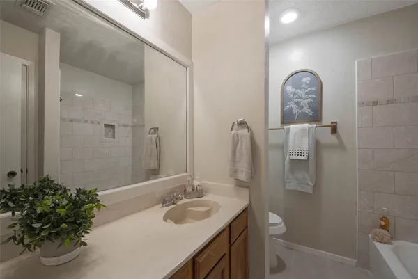 $2,000 | 2779 Forest Point Drive, League City, TX 77573