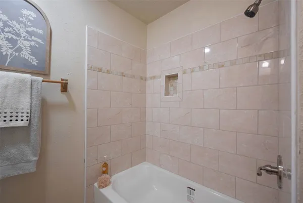 $2,000 | 2779 Forest Point Drive, League City, TX 77573