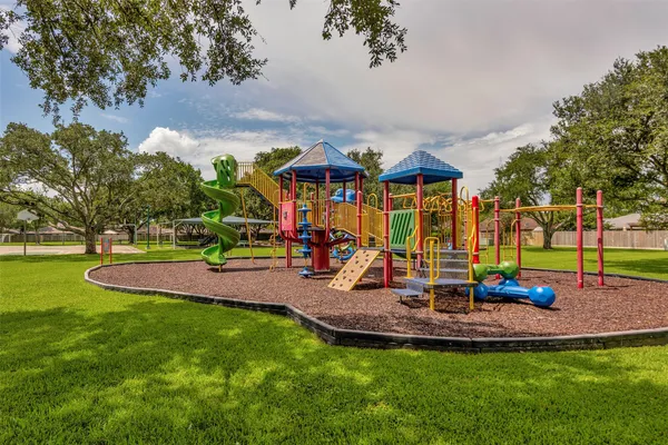$2,000 | 2779 Forest Point Drive, League City, TX 77573