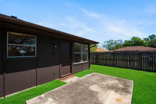 $2,000 | 2779 Forest Point Drive, League City, TX 77573