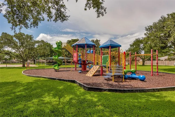 $2,000 | 2779 Forest Point Drive, League City, TX 77573