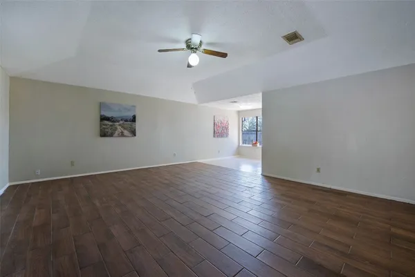 $2,000 | 2779 Forest Point Drive, League City, TX 77573