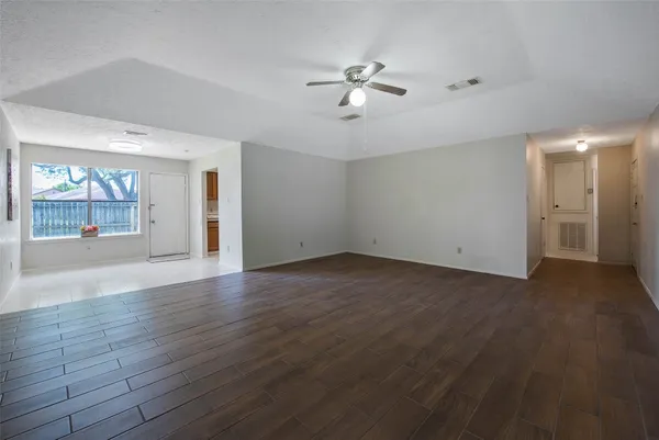 $2,000 | 2779 Forest Point Drive, League City, TX 77573