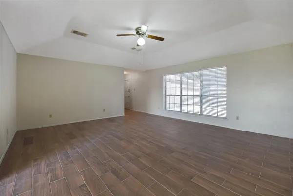 $2,000 | 2779 Forest Point Drive, League City, TX 77573