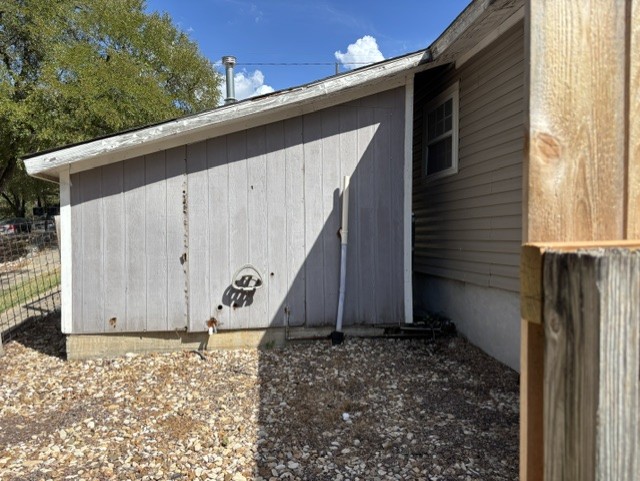 1300 Delano Street Austin, TX 78721 - Photo 11 of 11 View of outbuilding
