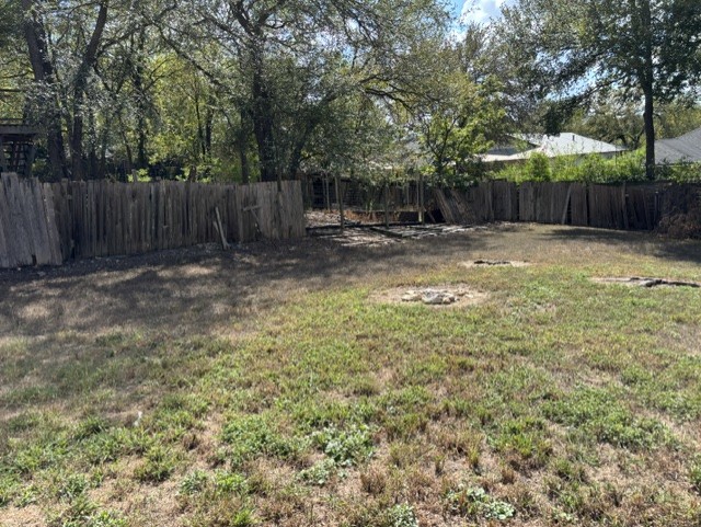 1300 Delano Street Austin, TX 78721 - Photo 8 of 11 View of fenced backyard