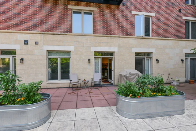 $324,900 | 1515 North Van Buren Street, Unit 208, Milwaukee, WI 53202