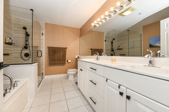 $324,900 | 1515 North Van Buren Street, Unit 208, Milwaukee, WI 53202