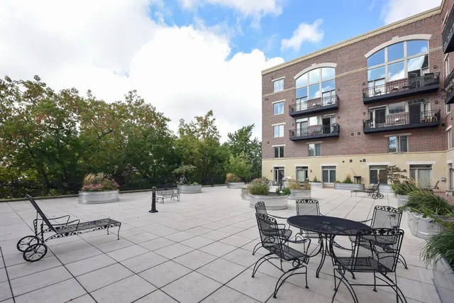 $324,900 | 1515 North Van Buren Street, Unit 208, Milwaukee, WI 53202