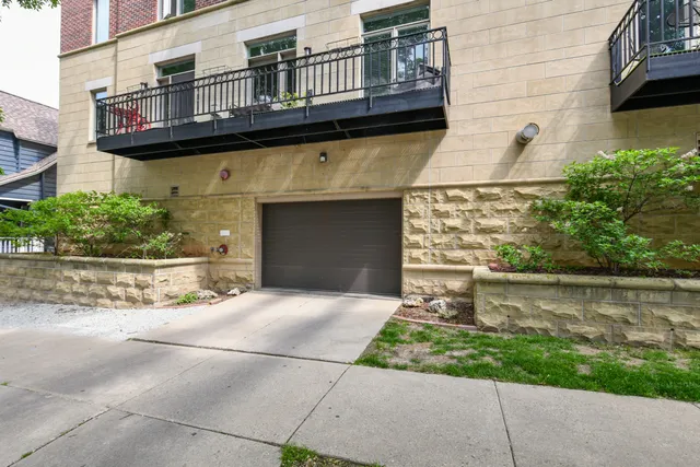 $324,900 | 1515 North Van Buren Street, Unit 208, Milwaukee, WI 53202