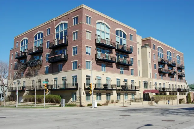 $324,900 | 1515 North Van Buren Street, Unit 208, Milwaukee, WI 53202