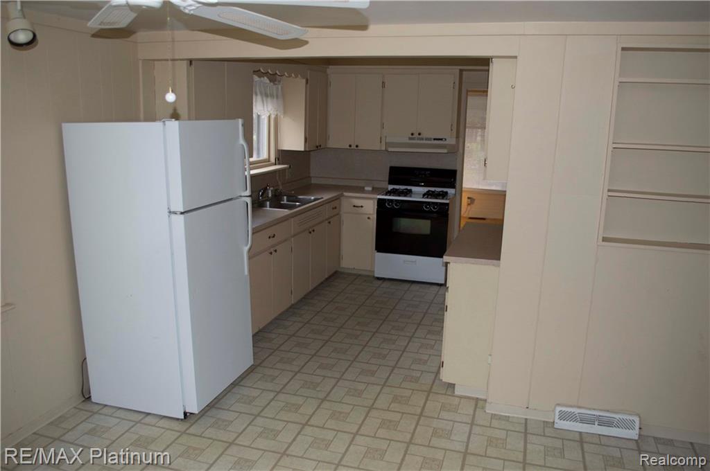 2885 West Marr Road Howell, MI 48855 - Photo 36 of 36