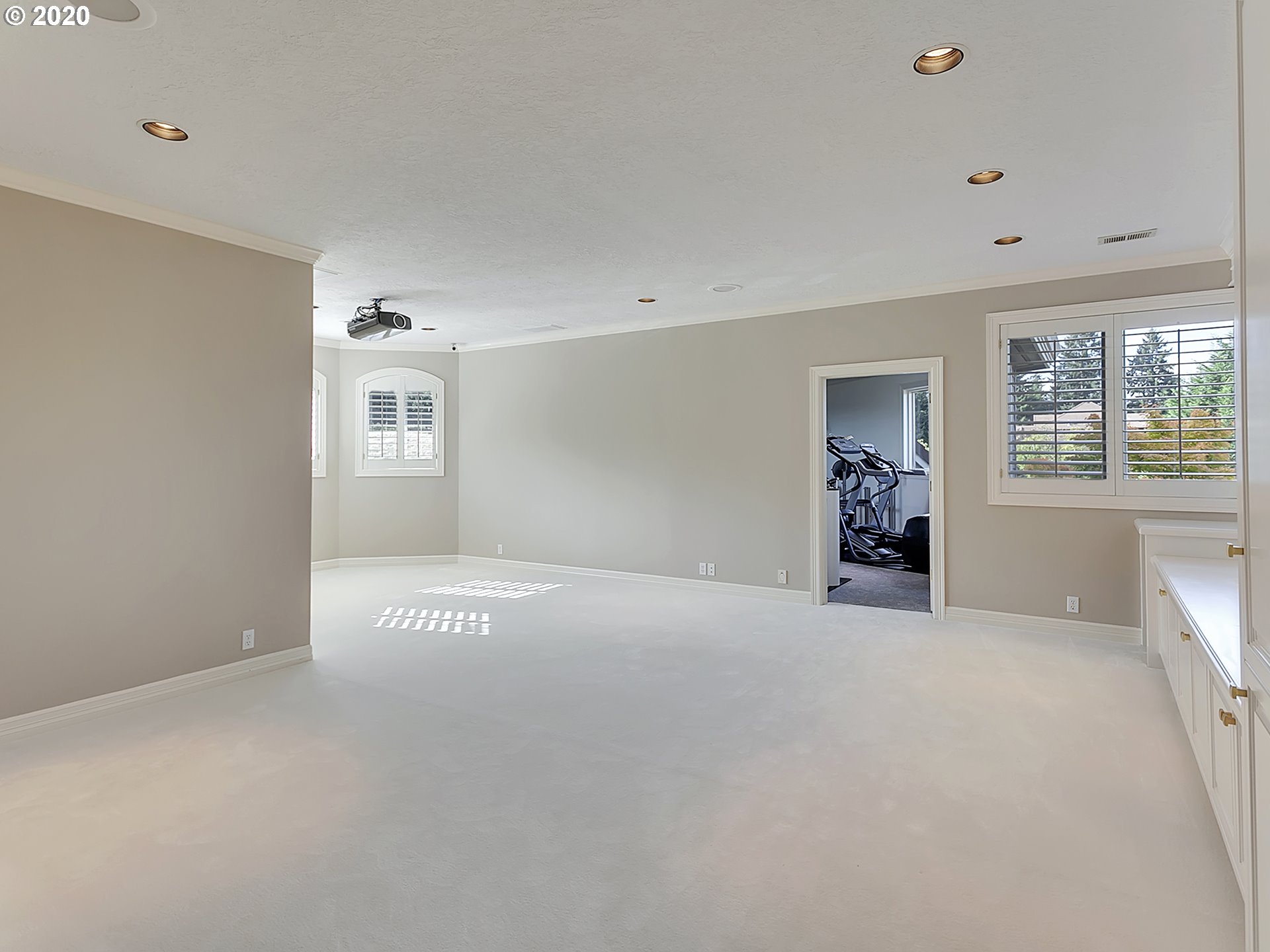 24390 Southwest Valley View Road West Linn, OR 97068 - Photo 24 of 32 Gallery Image 24