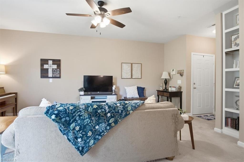 5425 Forester Drive, Unit 2B High Point, NC 27265 - Photo 5 of 32