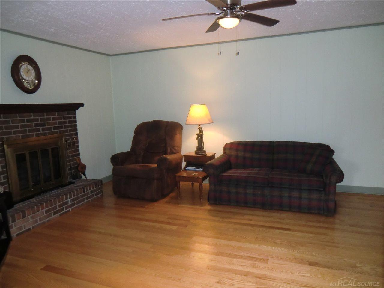 16620 Faulman Road Clinton Township, MI 48035 - Photo 10 of 28 31375368-9.JPG