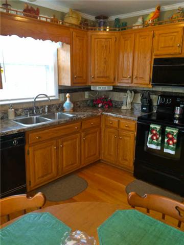 65 Logue Road Mount Juliet, TN 37122 - Photo 6 of 18 All kitchen appliances remain!