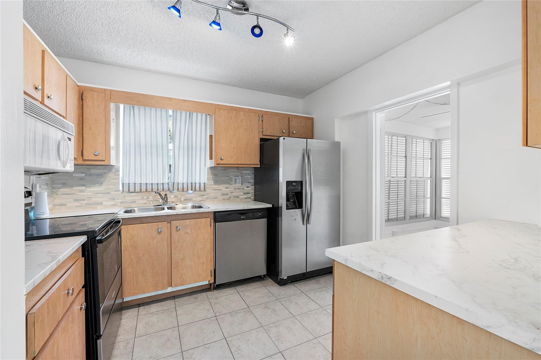 9185 Southwest 5th Street, Unit A Boca Raton, FL 33428 - Photo 6 of 18 Photo 6