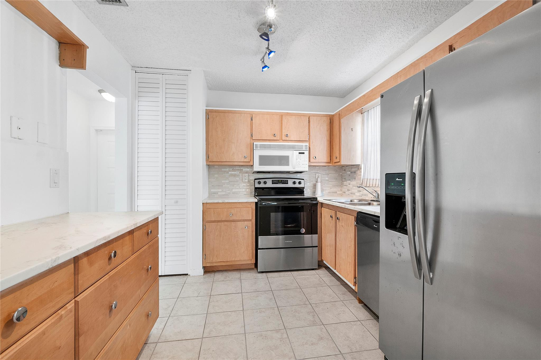 9185 Southwest 5th Street, Unit A Boca Raton, FL 33428 - Photo 7 of 18 Photo 7