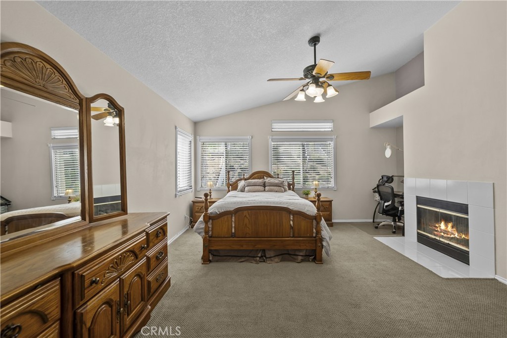 19346 Santa Maria Drive Newhall, CA 91321 - Photo 18 of 43