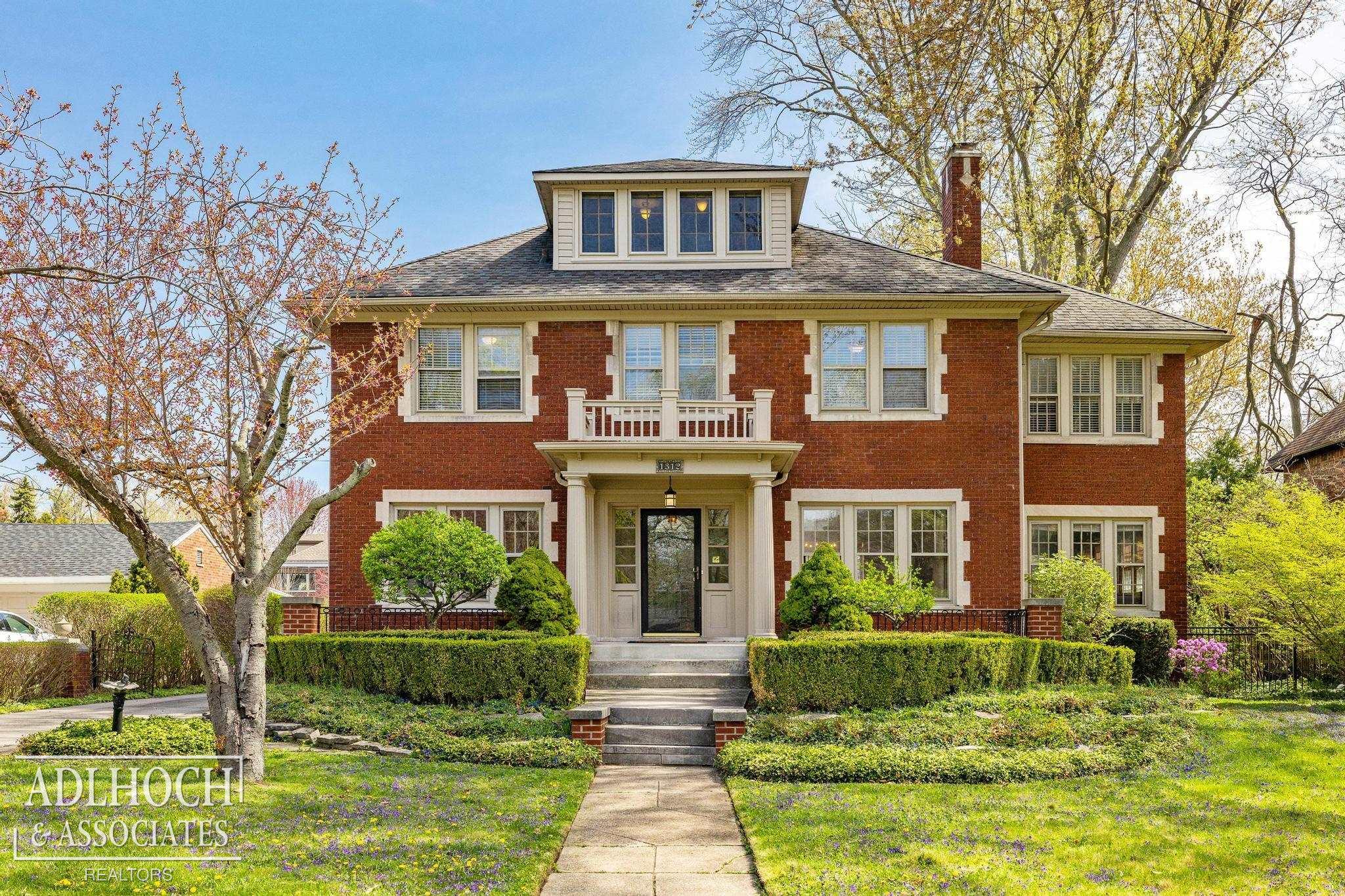 1312 Buckingham Road Grosse Pointe Park, MI 48230 - Photo 3 of 63
