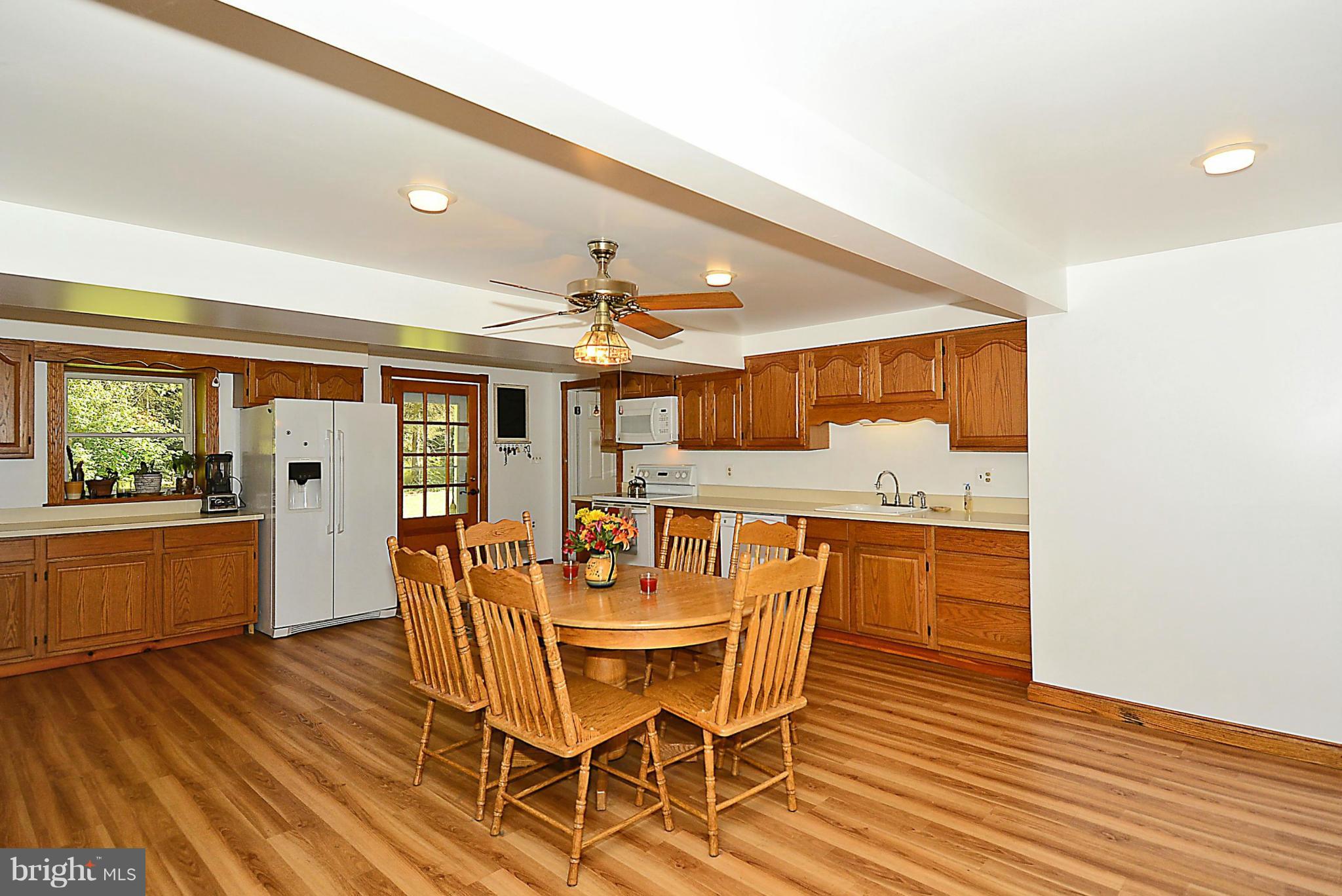 4500 London Bridge Road Sykesville, MD 21784 - Photo 7 of 18 Kitchen