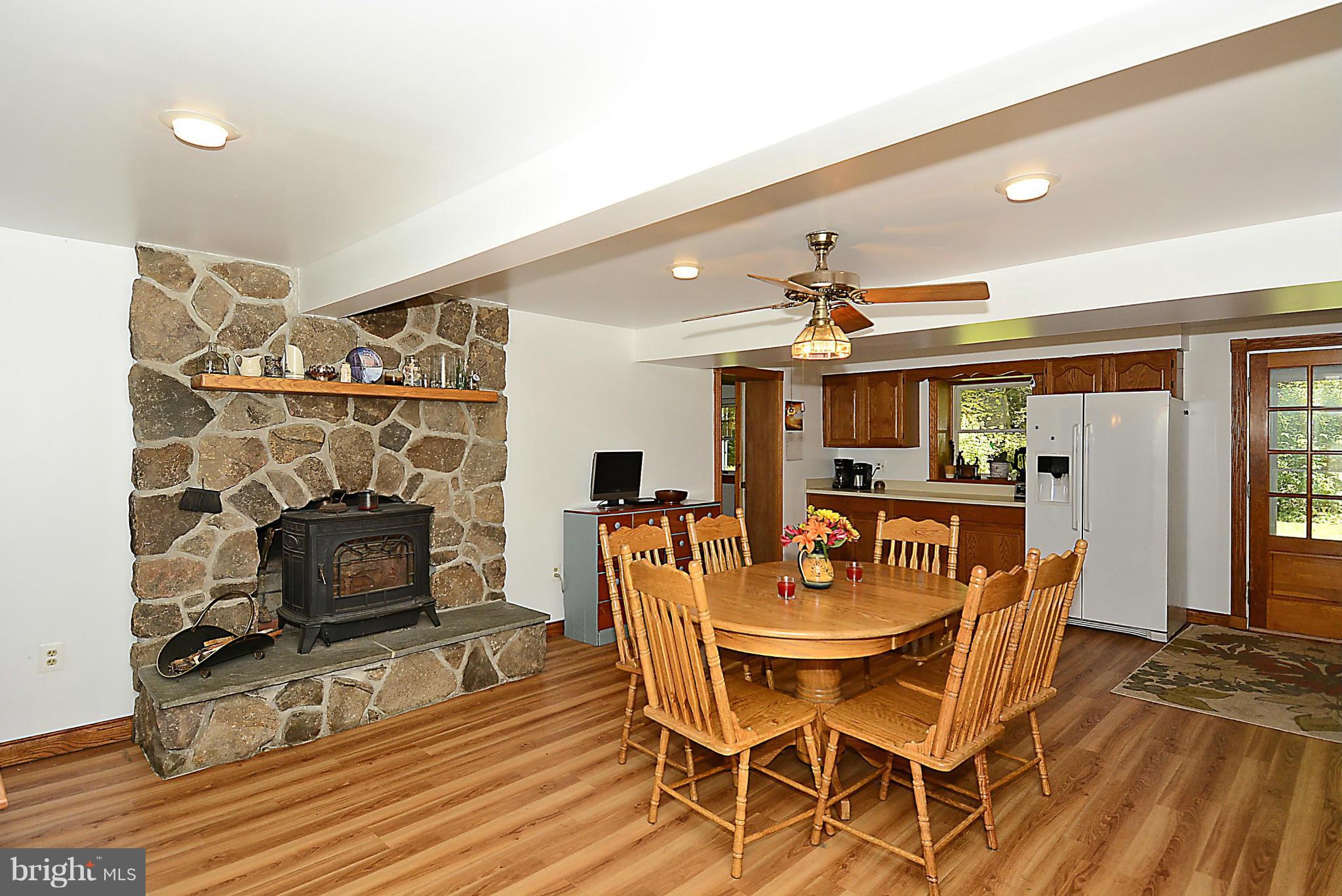 4500 London Bridge Road Sykesville, MD 21784 - Photo 8 of 18 Kitchen