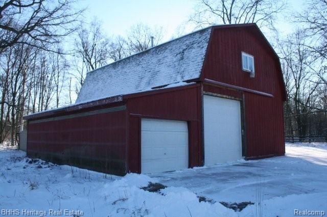 800 North Latson Road Howell, MI 48843 - Photo 6 of 22 Pole Barn