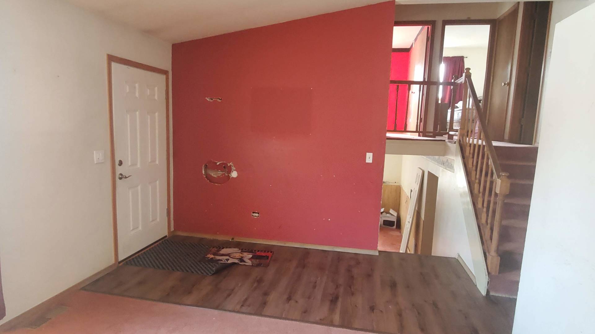 520 Northgate Road Lindenhurst, IL 60046 - Photo 3 of 16 a view of a livingroom with a staircase