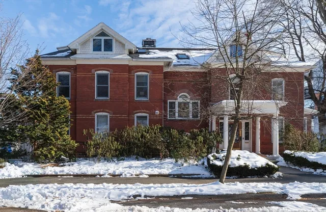 $340,000 | 61 Crescent Street, Unit 7, Northampton, MA 01060